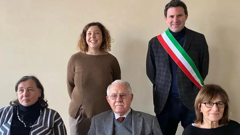 In piedi l’assessore Businarolo e il sindaco Pajola; seduti da sinistra Clelia Turetta-Gajo, Claudio Abrahamsohn e Beatrice Andreose