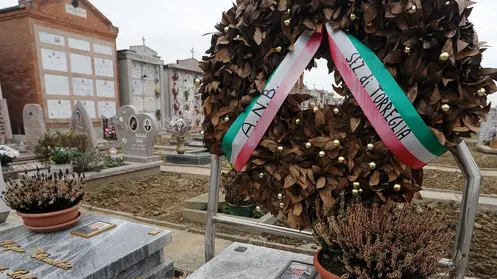 Maserà (PD), 27.01.2015 .Alessandra Moretti visita la tomba di Giorgio Perlasca, giusto delle nazioni.Nella foto: la tomba