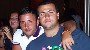 Luigi Borrelli (il primo a destra) con un amico