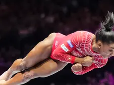 epa10905365 Simone Biles of the United States performs in the Women's Vault Final at the Artistic Gymnastics World Championships in Antwerp, Belgium, 07 October 2023. EPA/OLIVIER MATTHYS