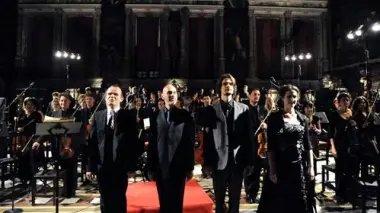 Applausi a fine concerto per l’orchestra «Les Siecles» diretta da Francois-Xavier Roth