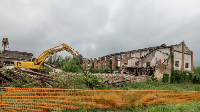Este (PD), 09 maggio 2019. Demolizione fabbirca di munizioni Negrello a Este. Nella foto: