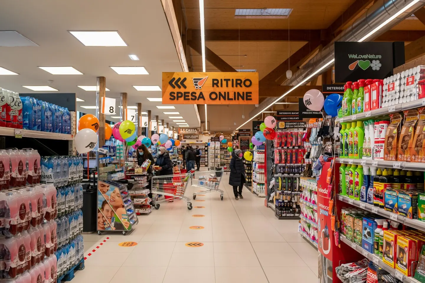 Montagnana (PD), 21 gennaio 2021. Inaugurazione Supermercato Ali a Montagnana. Nella Foto: i primi clienti accedono al nuovo supermercato Alì