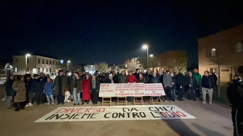 I manifestanti contro la serata di Vannacci a Vigonza (ph Piran)