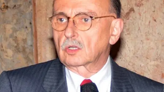 Interpress/Mazzega Venezia, 21.11.2016.- Ateneo Veneto, Giornata aperta con eventi Non-Stoè a sostegno dell'Ateneo Veneto.- "All'Ateneo per la salute - La salute per l'Ateneo".- Nella foto l'ntervento del Pres. Guido Zucconi con Tiziana Agostini.-