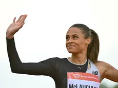 epa10111808 Sydney McLaughlin of the US celebrates after winning the women's 400m hurdles race at the Gyulai Istvan Memorial Hungarian Grand Prix athletics meeting in Szekesfehervar, Hungary, 08 August 2022. EPA/Tamas Vasvari HUNGARY OUT