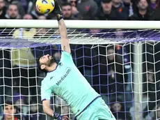 Fiorentina's goalkeeper Pietro Terracciano in action during the Italian serie A soccer match ACF Fiorentina vs Hellas Verona at Artemio Franchi Stadium in Florence, Italy, 17 December 2023 ANSA/CLAUDIO GIOVANNINI