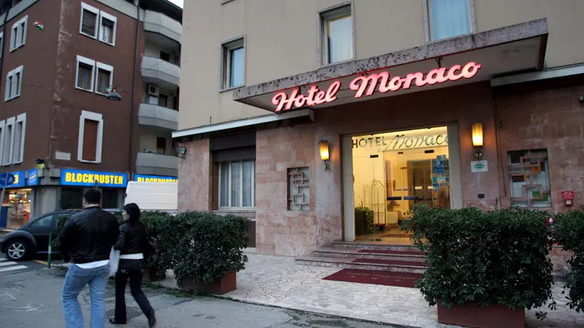 CARRAI - INFERIATE HOTEL MONACO CARRAI - INFERIATE HOTEL MONACO