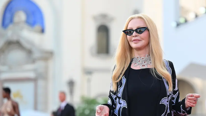 epa11582335 Italian singer Patty Pravo attends the premiere of film 'Queer' during the 81st annual Venice International Film Festival, in Venice, Italy, 03 September 2024. The movie is presented in official competition 'Venezia 81' at the festival running from 28 August to 07 September 2024. EPA/ETTORE FERRARI