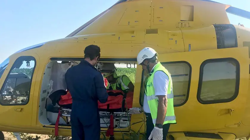 SCATTOLIN - TOMMASELLA - CAORLE - ELIOCTTERO PRECIPITATO IN VIA DEI SALICI -IL FERITO NELL’ELICOTTERO DEL SUEM