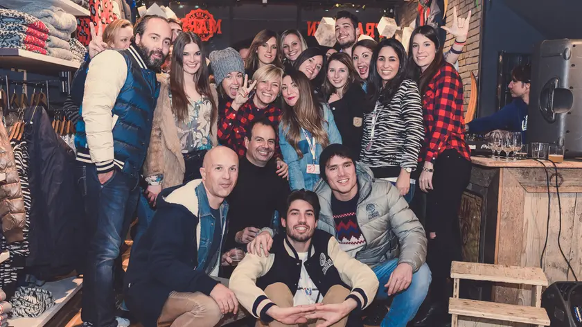 Foto di gruppo all'inaugurazione di Franklyn & Marshall