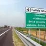 IL CARTELLO CHE AVVERTE DEL SISTEMA SAFETY TUTOR SULL'AUTOSTRADA A13 BOLOGNA - PADOVA ALL'ALTEZZA DI MONSELICE
