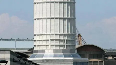 18.08.2006 VENEZIA MARGHERA - VEGA PARK. PARCO SCIENTIFICO TECNOLOGICO. LA TORRE HAMMON E L'EDIFICIO LYBRA. © LAMBERTO FANO/UNIONPRESS