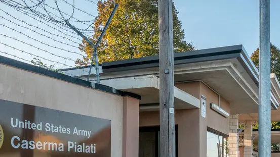 Bagnoli di Sopra (PD), 20 settembre 2019. Set del film di Guadagnino alla ex base di Bagnoli di Sopra. Nella foto: l'ingresso della Caserma Maurizio Pialati identico alla vera Caserma Carlo Ederle di Vicenza