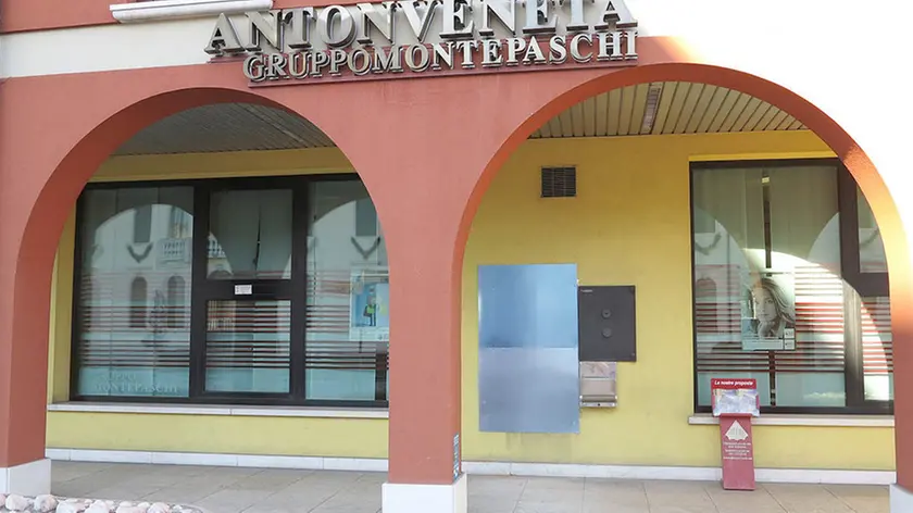 BASCHIERI - FOTOPIRAN - MASSANZAGO - FURTO BANCOMAT