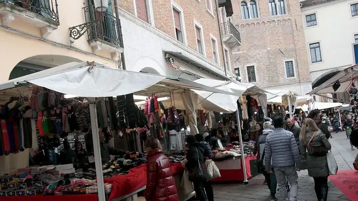 TOME' - MERCATINI NATALE NELLE PIAZZE
