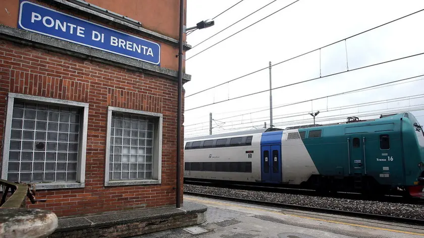 TOSATTO - STAZIONE DI PONTE DI BRENTA TOSATTO - STAZIONE DI PONTE DI BRENTA