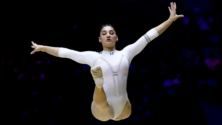epa10280217 Manila Esposito of Italy competes on the Floor in the women's team final at the 51st FIG Artistic Gymnastics World Championships in Liverpool, Britain, 01 November 2022. EPA/ADAM VAUGHAN