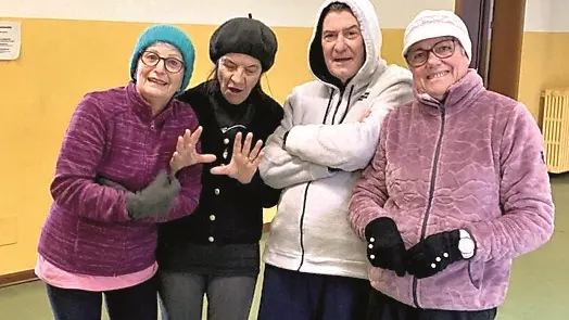 Nella palestra di San Lazzaro gli anziani fanno ginnastica al gelo