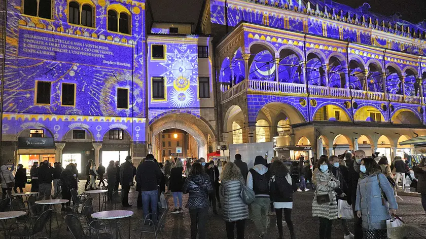 TOME' - AGENZIA BIANCHI - PADOVA - MAPPING IN PIAZZA