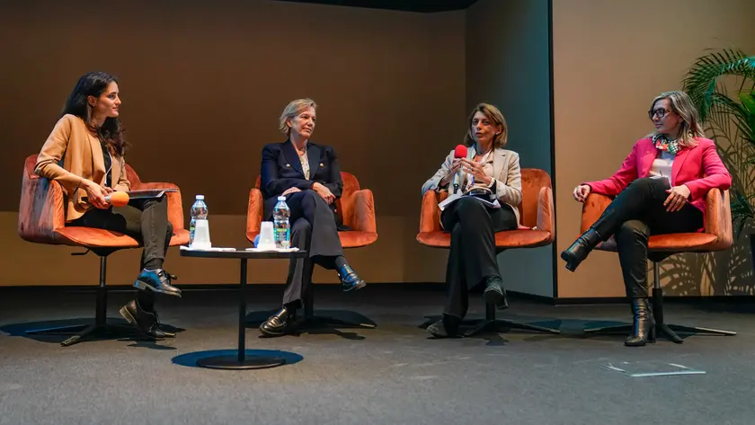 Un panel tutto al femminile nella giornata conclusiva del World Health Forum (YAK Agency)
