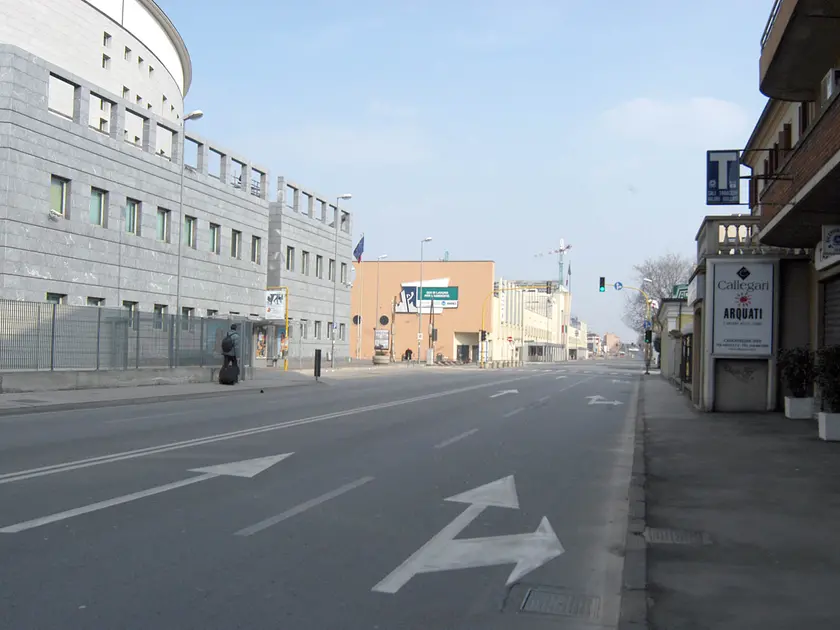 DOMENICHE ECOLOGICHE (BLOCCO TRAFFICO) VIA TOMMASEO DAVANTI AL TRIBUNALE DESERTA