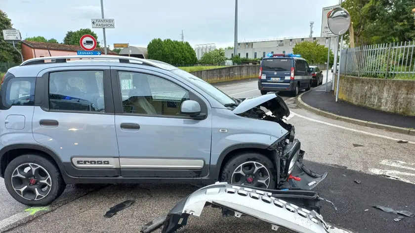 Una delle auto incidentate