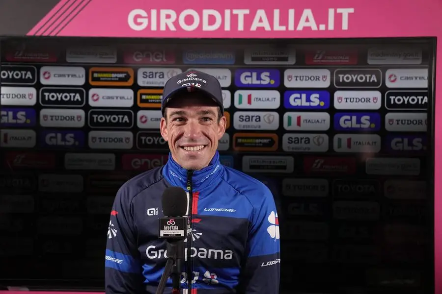 La gioia di Armirail appena saputo di essere la nuova maglia rosa