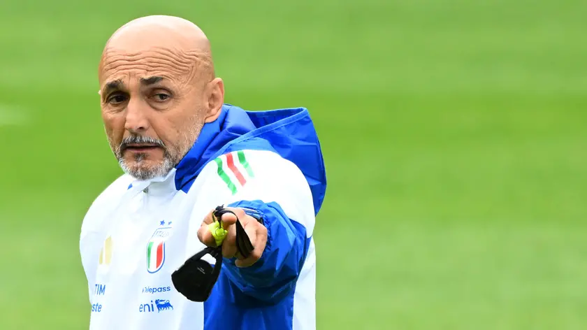 Italy’s head coach Luciano Spalletti attends a training session of the national team in Iserlohn, Germany, 21 June 2024.. ANSA/DANIEL DAL ZENNARO
