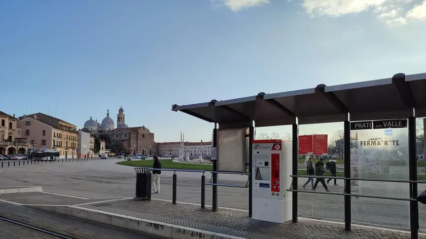 Nuova biglietteria del tram a Padova in Prato della Valle