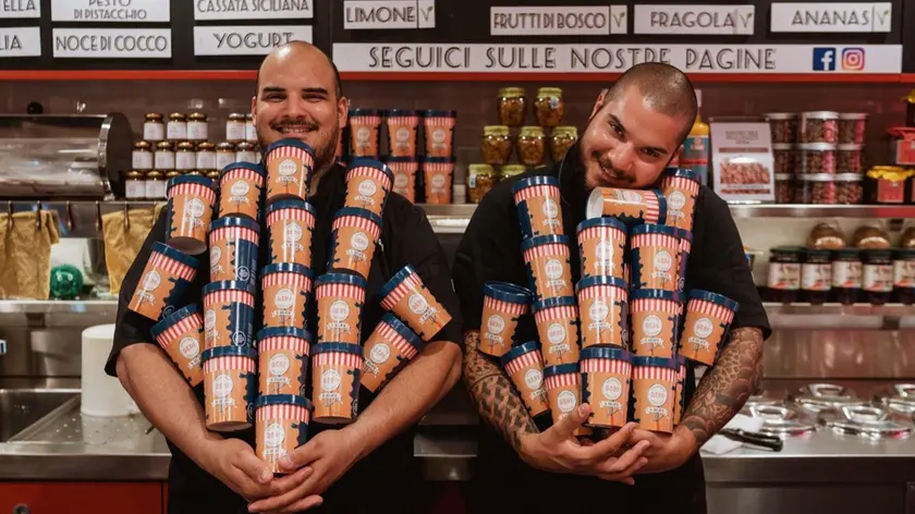 Jacopo e Nicolò Braggion, i due fratelli titolari della gelateria da Bepi