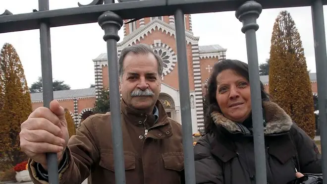 CARRAI - COPPIA RIMASTA CHIUSA IN CIMITERO. DA SX: AMILCARE MAZZUCATO, ROSANNA SERRA