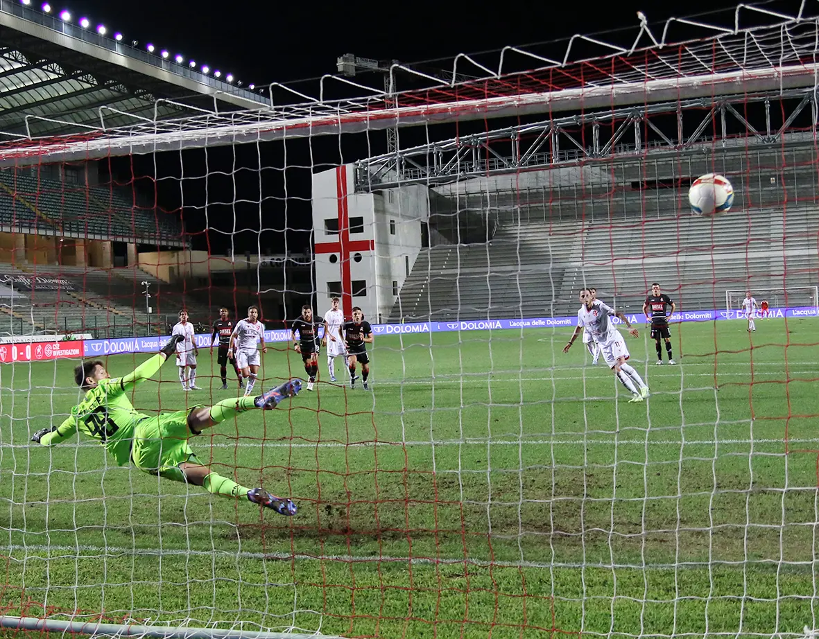 BARSOTTI - FOTOPIRAN - PADOVA - PADOVA VICENZA gol 1-0 rigore DEZI