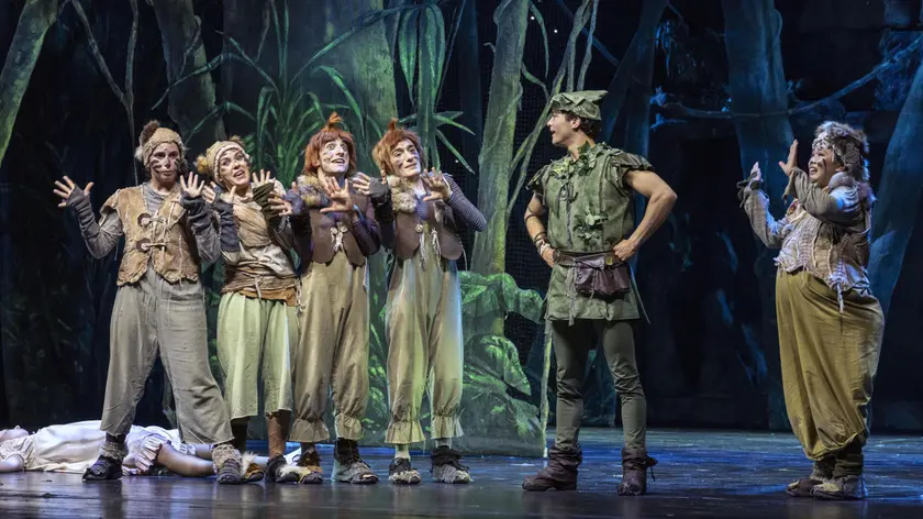 Leonardo Cecchi è Peter Pan nel musical diretto da Maurizio Colombi, in scena a Padova
