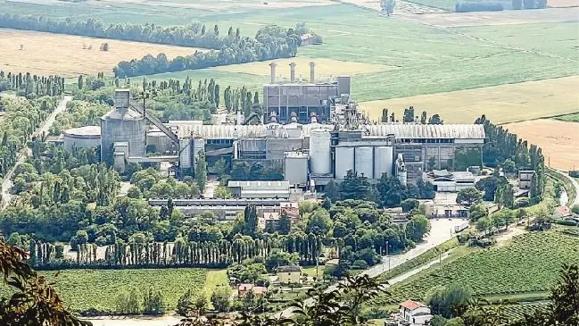 Il sito produttivo Italcementi, oggi dismesso e in stato di abbandono