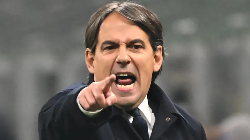 Inter Milan’s head coach Simone Inzaghi gives instructions during the Italian Seria A soccer match between Inter Milan and Parma at the Giuseppe Meazza stadium in Milan, Italy, 6 December 2024. ANSA/DANIEL DAL ZENNARO