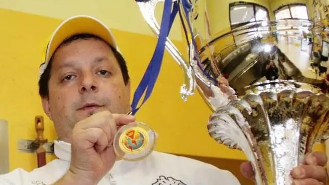 PIEROBON - PIZZAIOLO CAMPIONE DEL MONDO - GIANNI CALAON PIEROBON - PIZZAIOLO CAMPIONE DEL MONDO