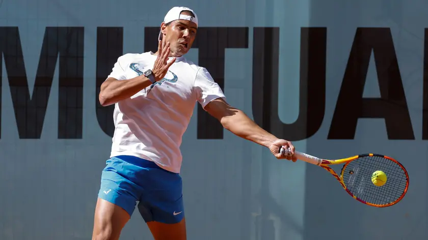epa11296027 Rafael Nadal of Spain in action during a practice session on the sidelines of the Madrid Open tennis tournament, in Madrid, Spain, 23 April 2024. EPA/JUANJO MARTIN