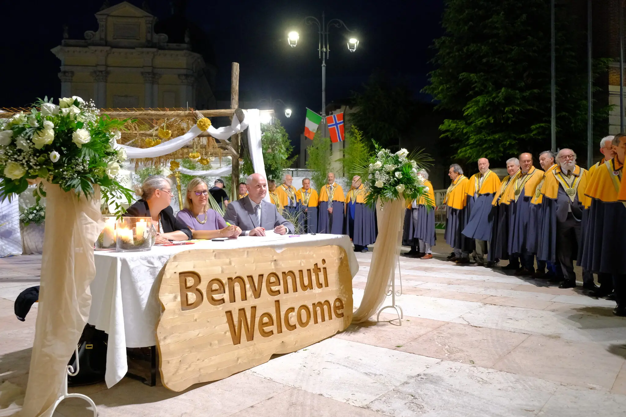 Le ultime due settimane di settembre le strade di Sandrigo (Vicenza) si vestiranno dei colori della bandiera norvegese per ospitare la 35esima edizione della Festa del bacalà alla Vicentina. Nelle foto, il Gran Galà del Bacalà ha anticipato l’apertura degli stand che saranno attivi dal 15 al 18 e dal 22 al 26 settembre nelle piazze del paese dove, oltre al tradizionale piatto, si potranno gustare molte altre ricette tradizionali e innovative a base di bacalà