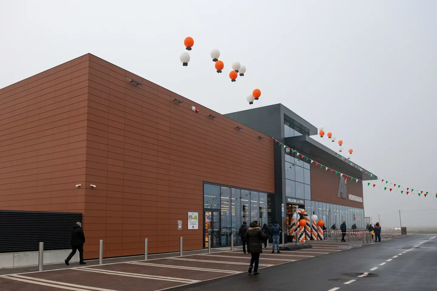 Montagnana (PD), 21 gennaio 2021. Inaugurazione Supermercato Ali a Montagnana. Nella Foto: esterno del nuovo Alì di Montagnana