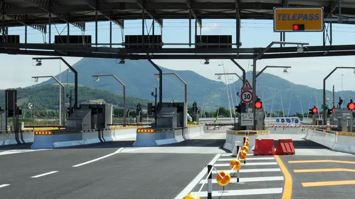 Agugliaro (VI), 30.06.2014.Inaugurazione del nuovo casello di Agugliaro dell'autostrada A31 Valdastico Sud.Nella foto: il casello e l'autostrada.ph. Zangirolami