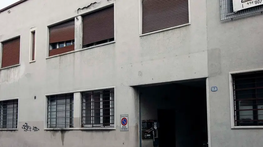 BARON - AGENZIA BIANCHI - PADOVA - BOMBA CARTA ALLA MOSCHEA DI VIA J. DA MONTAGNANA