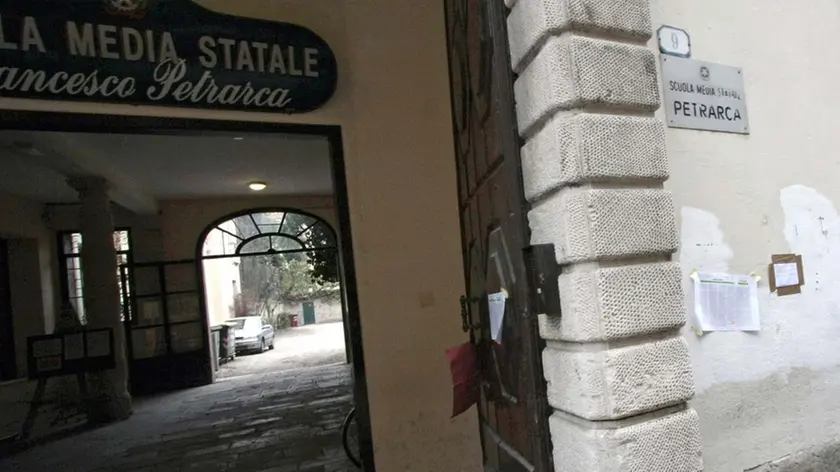 MILANESI - SCUOLA PETRARCA MILANESI - SCUOLA PETRARCA