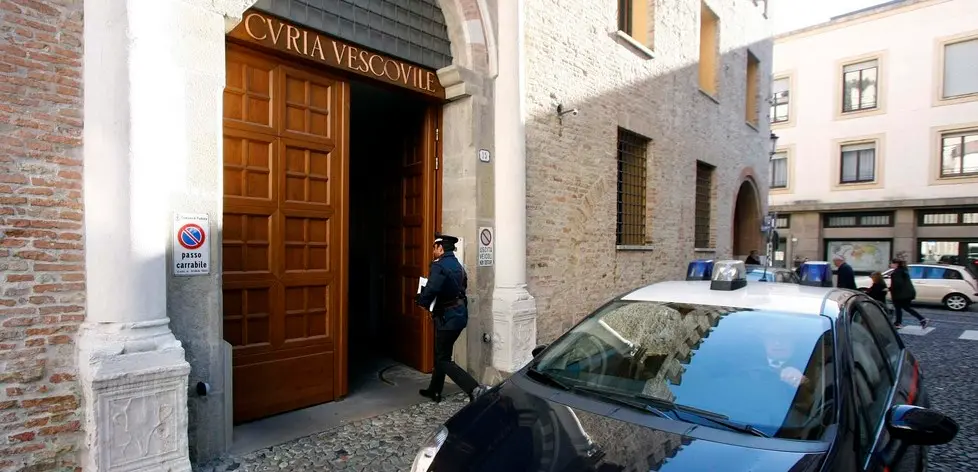 MARIAN - AGENZIA BIANCHI - PADOVA - CARABINIERI IN CURIA