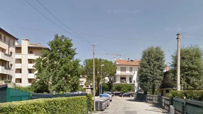 Via Fabris, dove è stato scoperto il cadavere dell'uomo