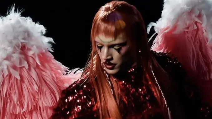 Sam balla sulle note dell'ultimo video di Ed Sheeran