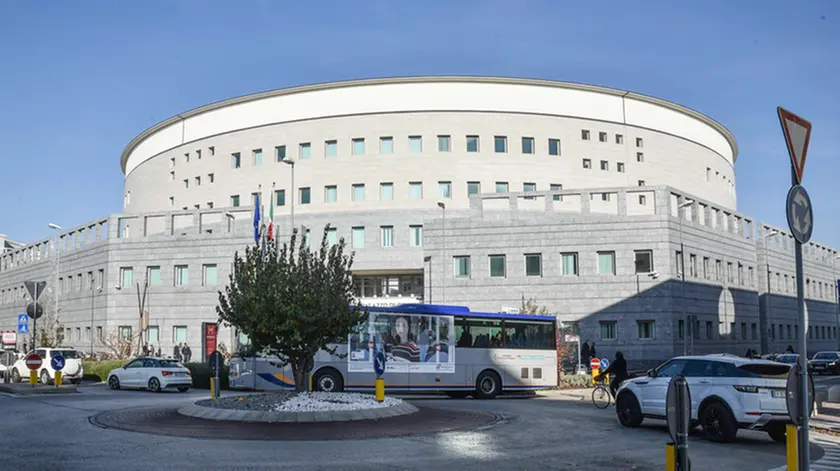 SBRISSA-AGENZIA BIANCHI-PADOVA-ESTERNI TRIBUNALE DI PADOVA