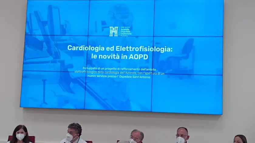 Da sinistra la cardiologa Loira Leoni, il professor Sabino Iliceto, il dg Giuseppe Dal Ben, il professor Francesco Tona e la caposala Sara Munaron