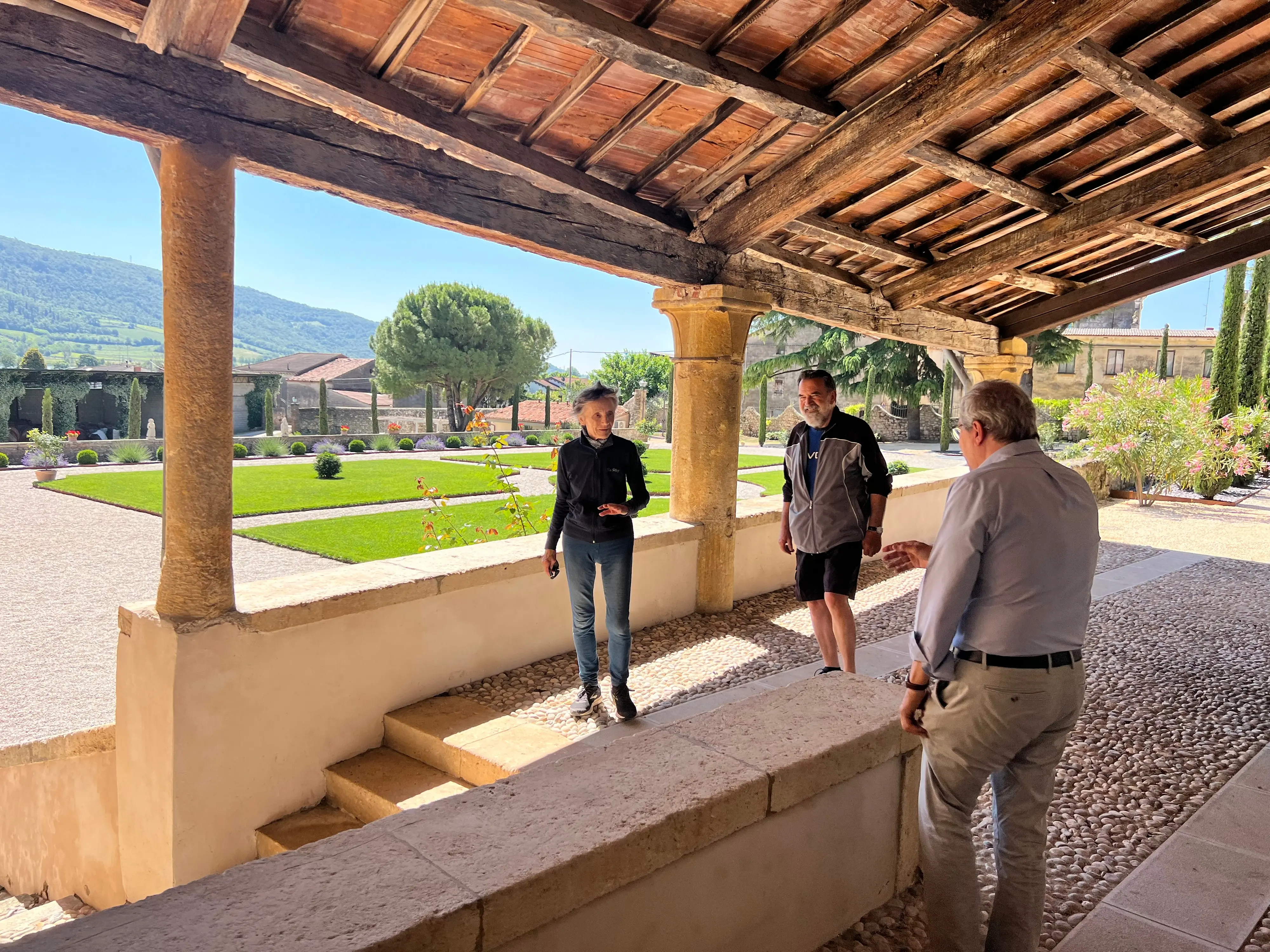 Si chiama Villa Priuli Crisanti ed è la nuova dimora dello scienziato giunto in Veneto dall'Imperial College di Londra e divenuto famoso durante il periodo del Covid. Dopo due anni di lavori è stata ristrutturata e aperta alla comunità di Val Liona, piccolo comune ai piedi dei colli Berici. Il Fai l'ha inserita nel percorso delle visite, come pure l'associazione Dimore storiche italiane (foto Enrico Ferro).