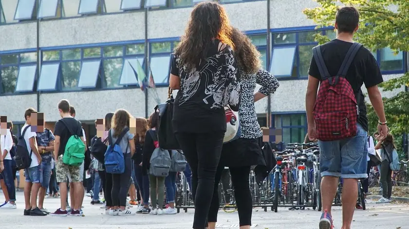 TOME' - AGENZIA BIANCHI - PADOVA - STUDENTI AL CORNARO